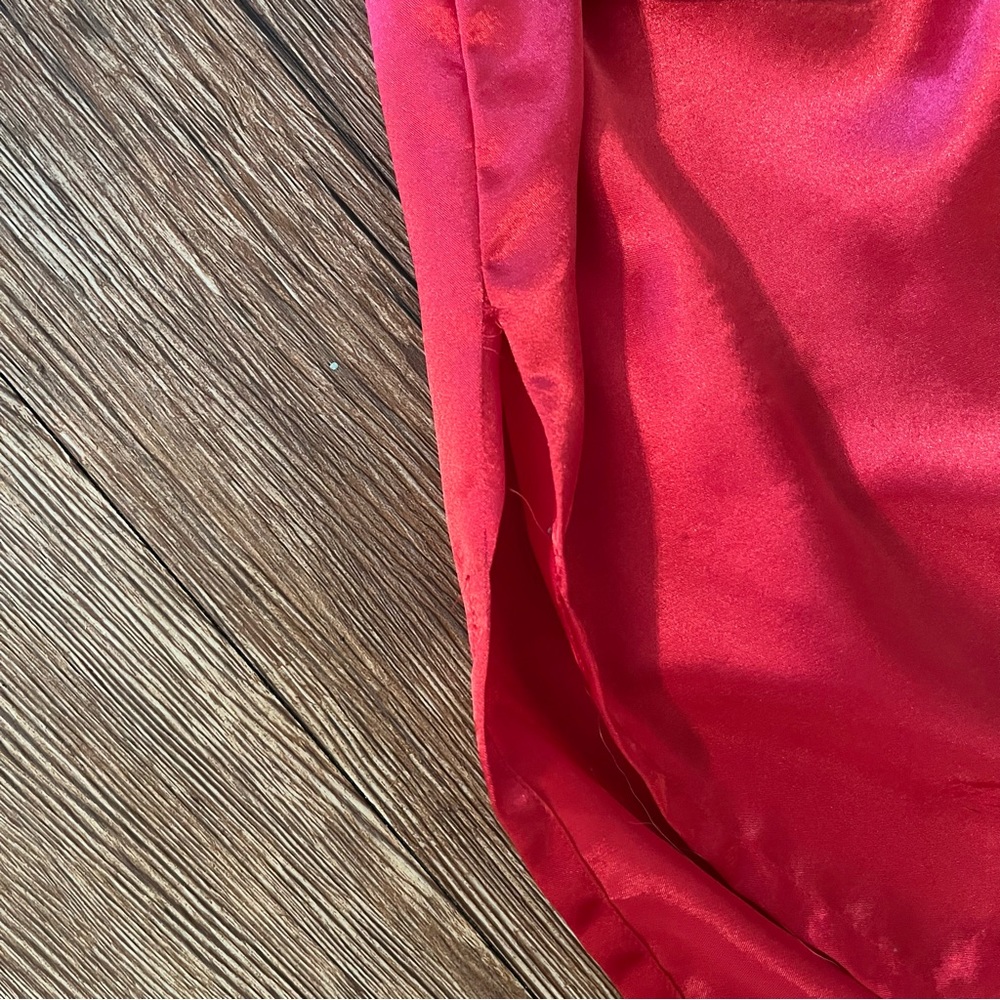 Red satin Victorias Secret Gold Label Robe - Picture 4 of 4